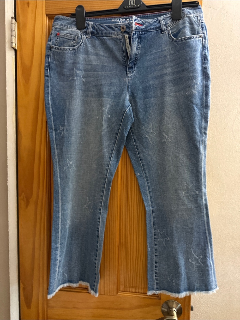 Women’s Light Blue Star-Print Cropped Jeans